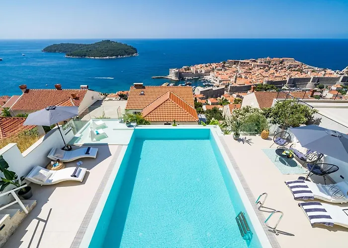 Cosy Loft W Private Pool & Patio