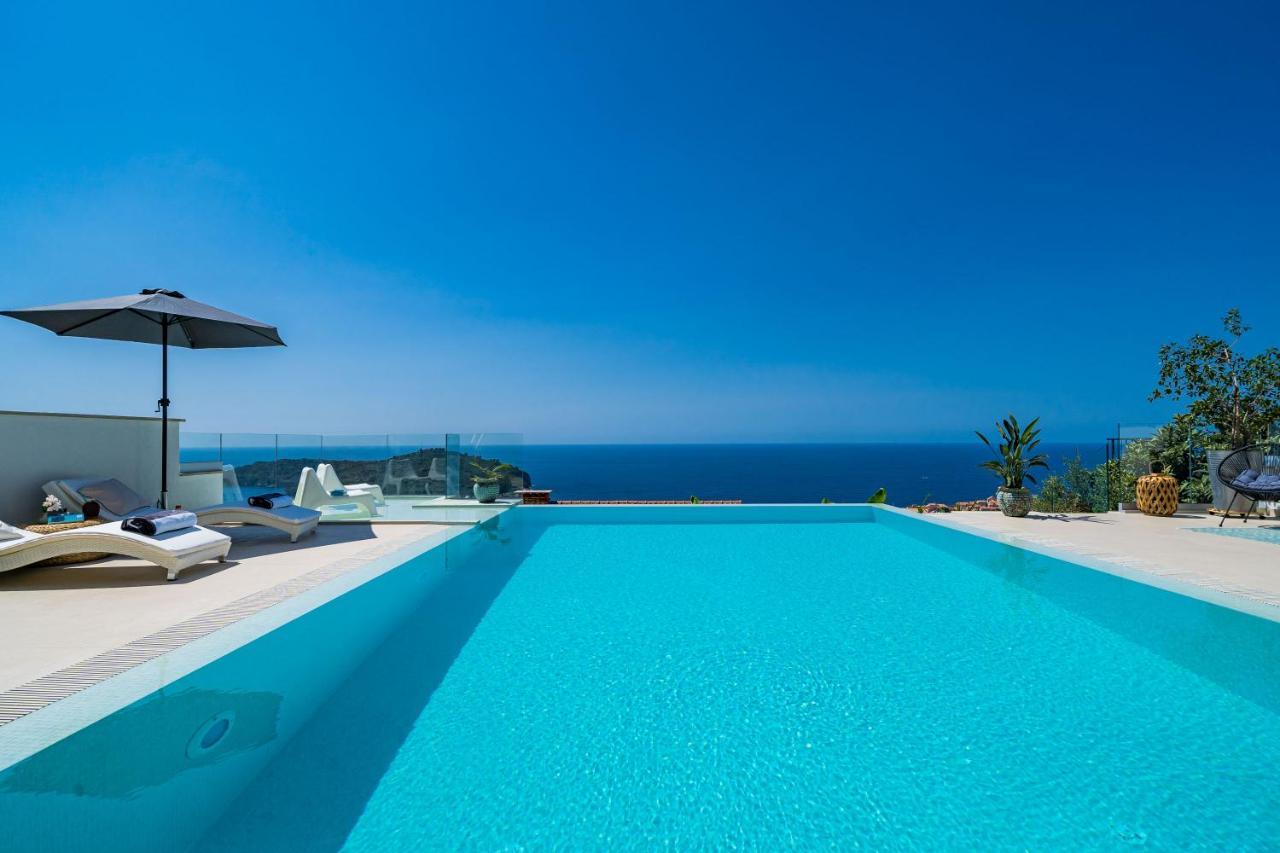 Cosy Loft W Private Pool & Patio Apartment *